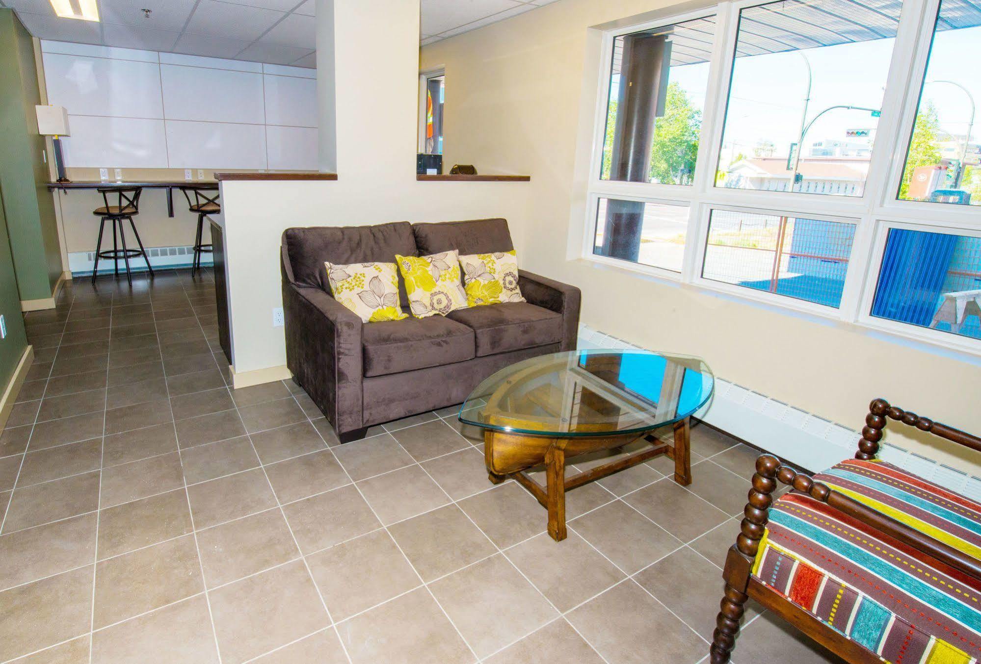 Capital Suites Yellowknife Exteriör bild