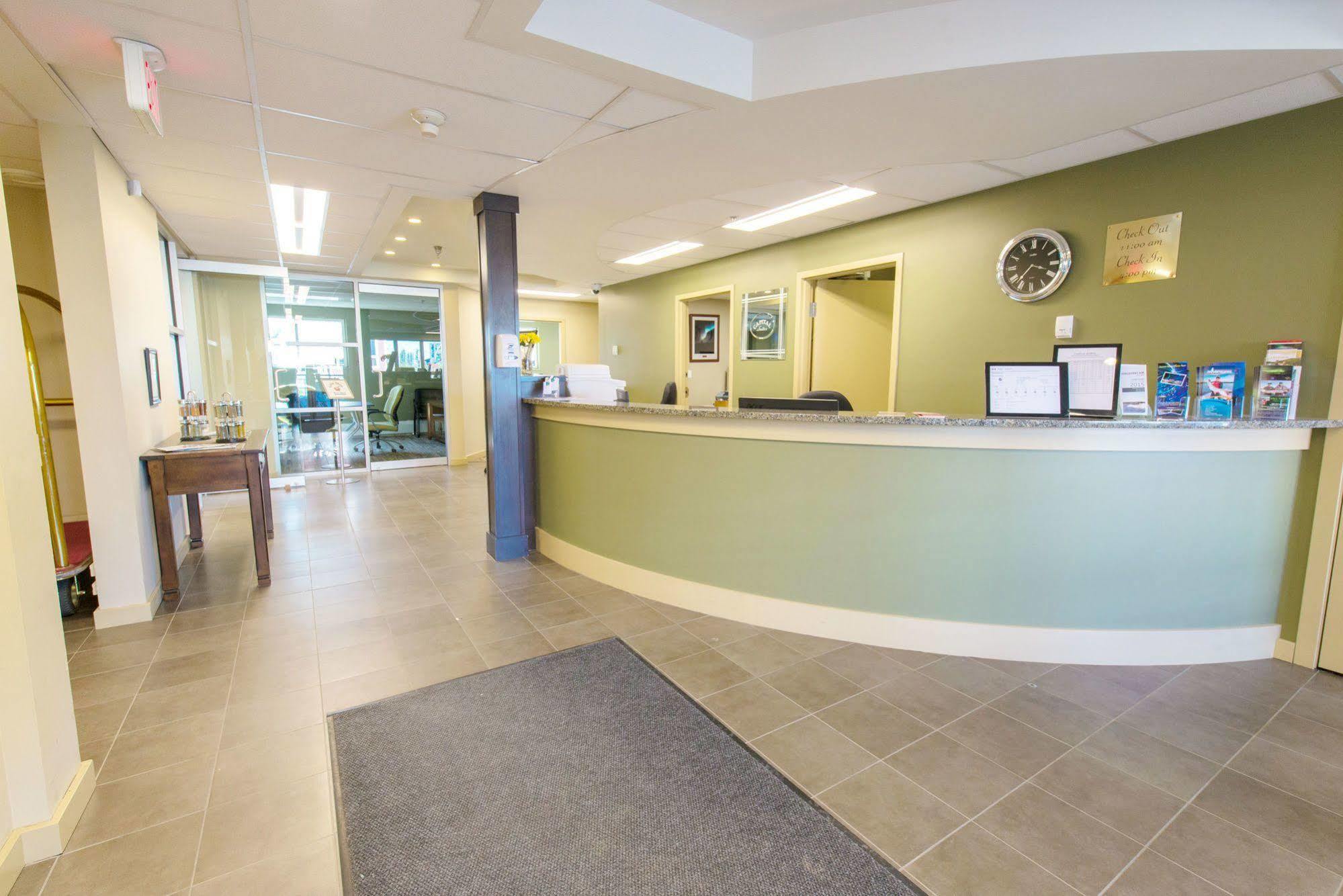 Capital Suites Yellowknife Exteriör bild